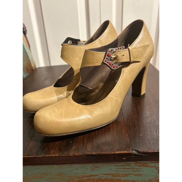 Donald J. Pliner Mary Jane Heels - Picture 3 of 10